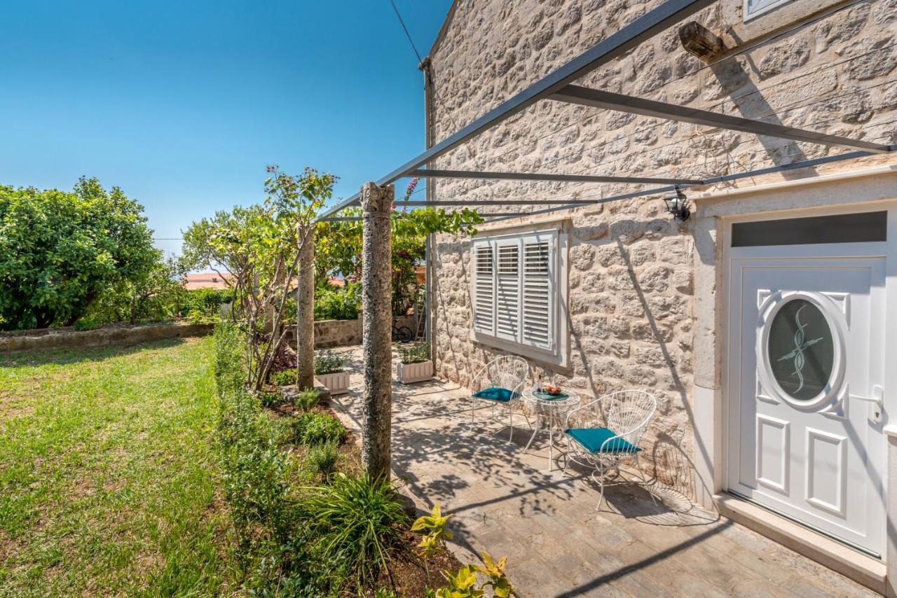 Old Garden Apartment *